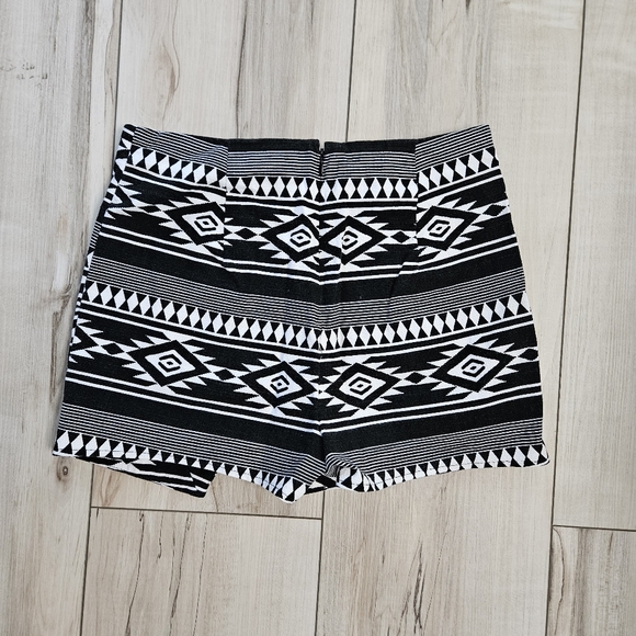 Hollister Skort - Size 5 - Picture 3 of 6